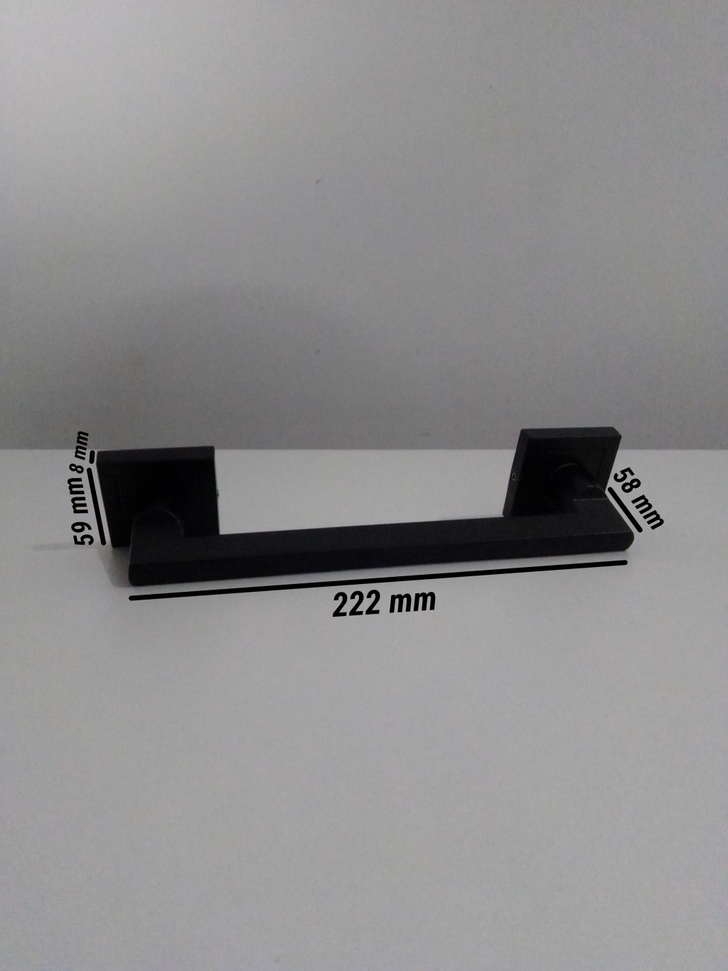 MANILLON ROSETA CUADRADA NEGRA